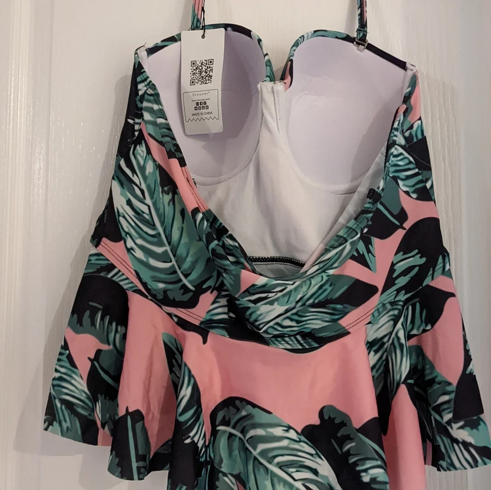 Bathing suit - Picture 2 of 4